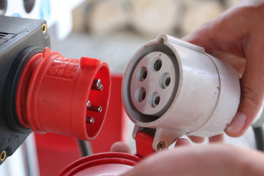 Puulõhkuja 8t Super Force (400V/3000W) vertikaalne hüdrauliline Vari