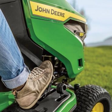 Murutraktor John Deere X107 Murutraktor John Deere X107 – JOHN DEERE – X107