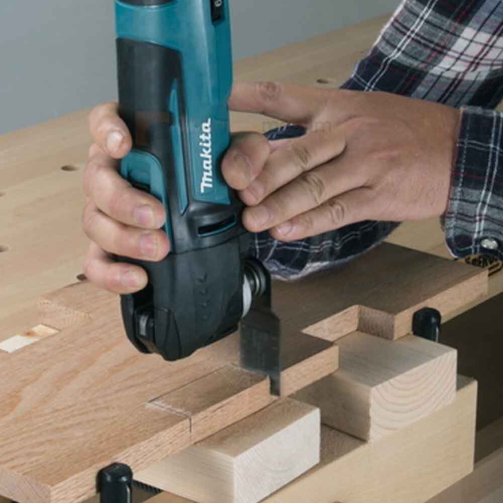 Akuuniversaaltööriist Makita DTM51RFJX1 - komplektis 2x3.0A.h akut ja laadija – DTM51RFJX1