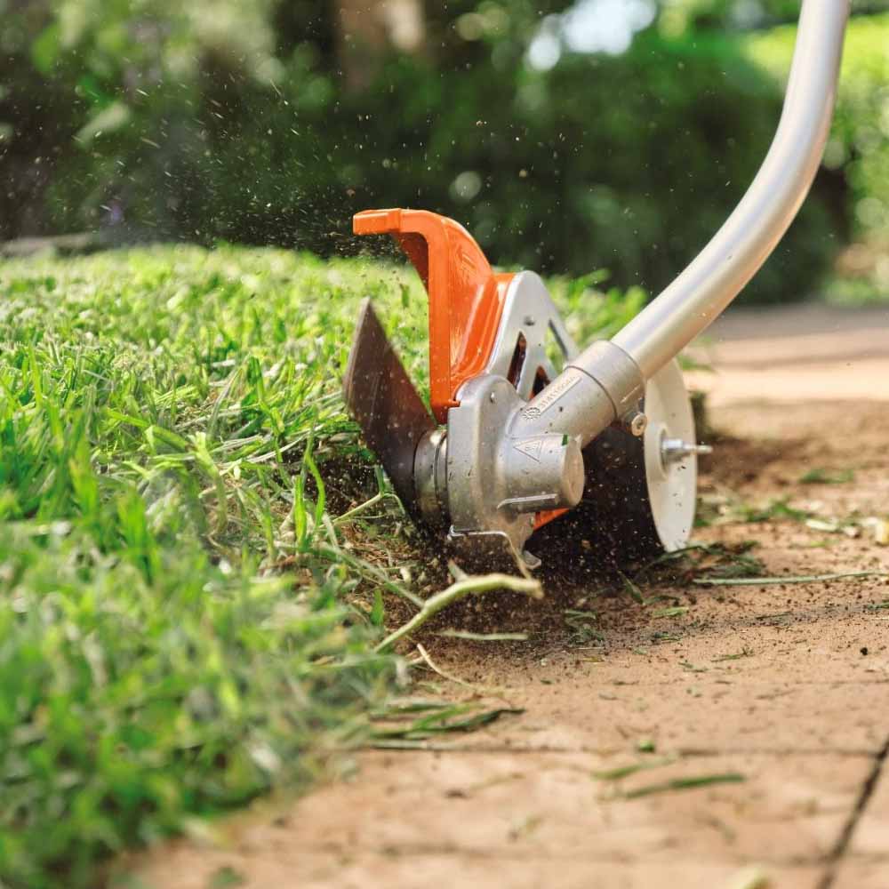 Akukombimootor-STIHL-KMA-80-R-COMPACT_1 Akukombimootor STIHL KMA 80 R COMPACT – STIHL – FA080116800