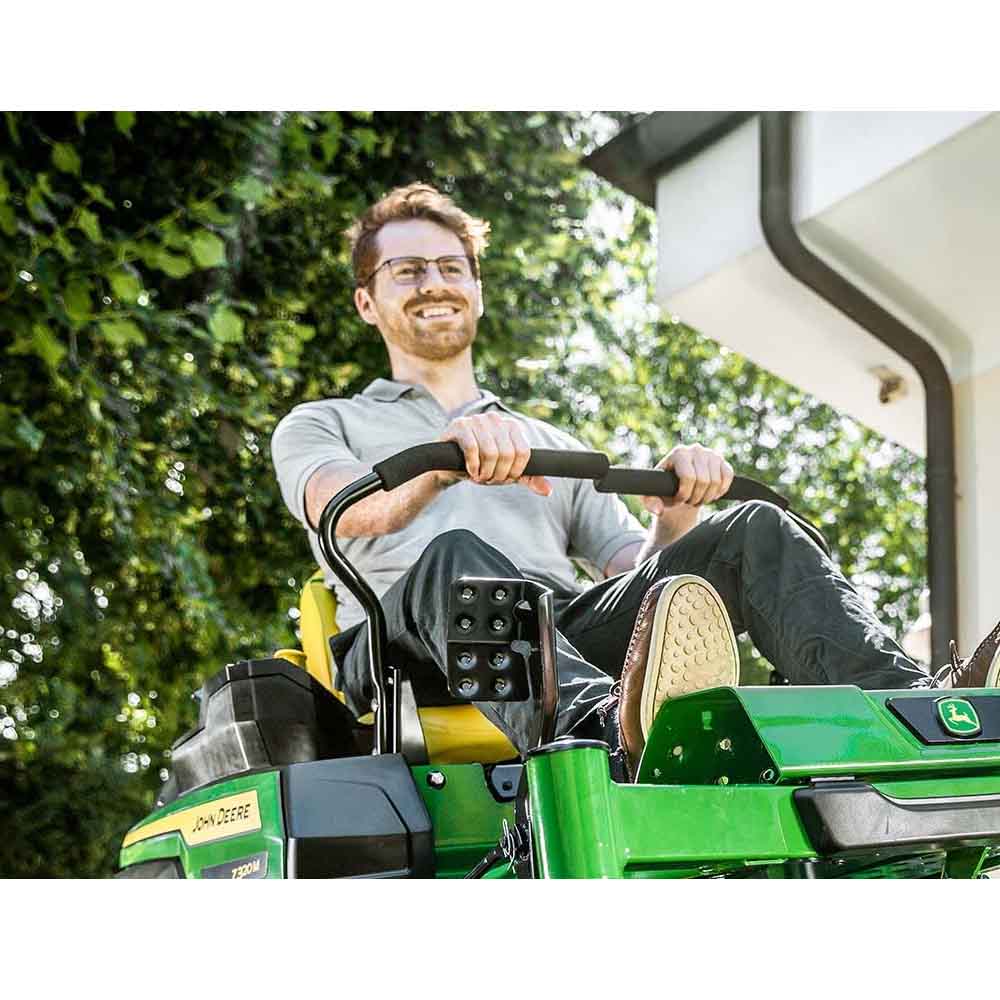 Murutraktor-John-Deere-Z320M Murutraktor John Deere Z320M – JOHN DEERE – Z320M