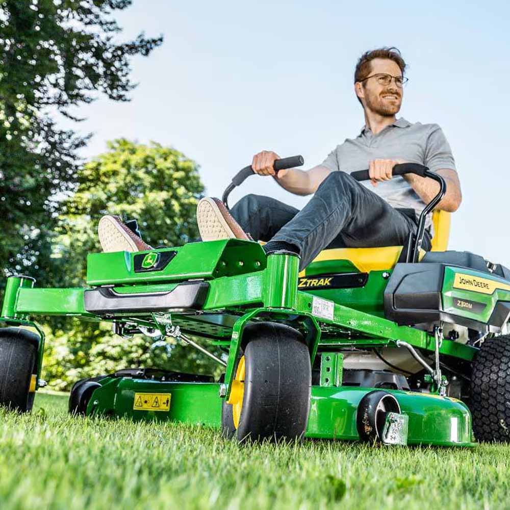 Murutraktor-John-Deere-Z320M_1 Murutraktor John Deere Z320M – JOHN DEERE – Z320M