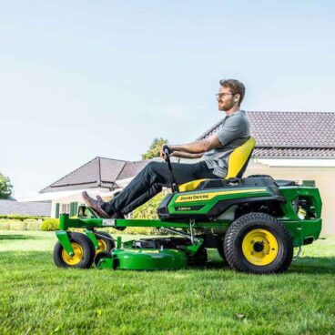 Murutraktor-John-Deere-Z320M_11 Murutraktor John Deere Z320M – JOHN DEERE – Z320M