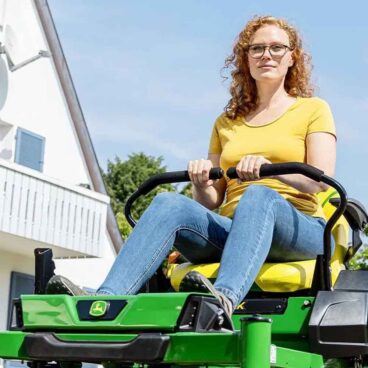 Murutraktor-John-Deere-Z320R_11 Murutraktor John Deere Z320R – JOHN DEERE – Z320R