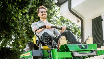 Murutraktor John Deere Z320M