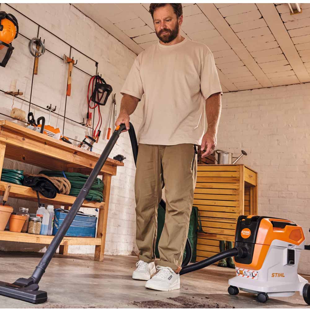 Akutolmuimeja SEA 100 PRO Akutolmuimeja SEA 100 PRO – STIHL – SA040117311